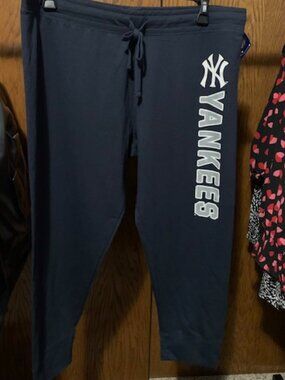 NWT Yankees jogging pants